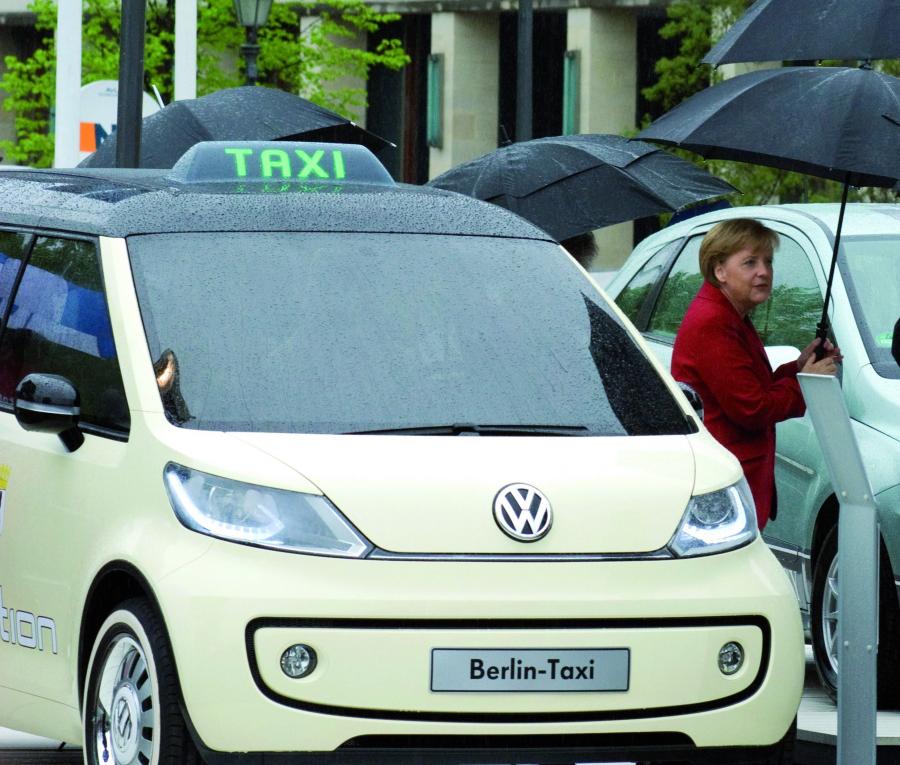  Volkswagen Berlin Taxi 2010 года  (фото 11 из 11)